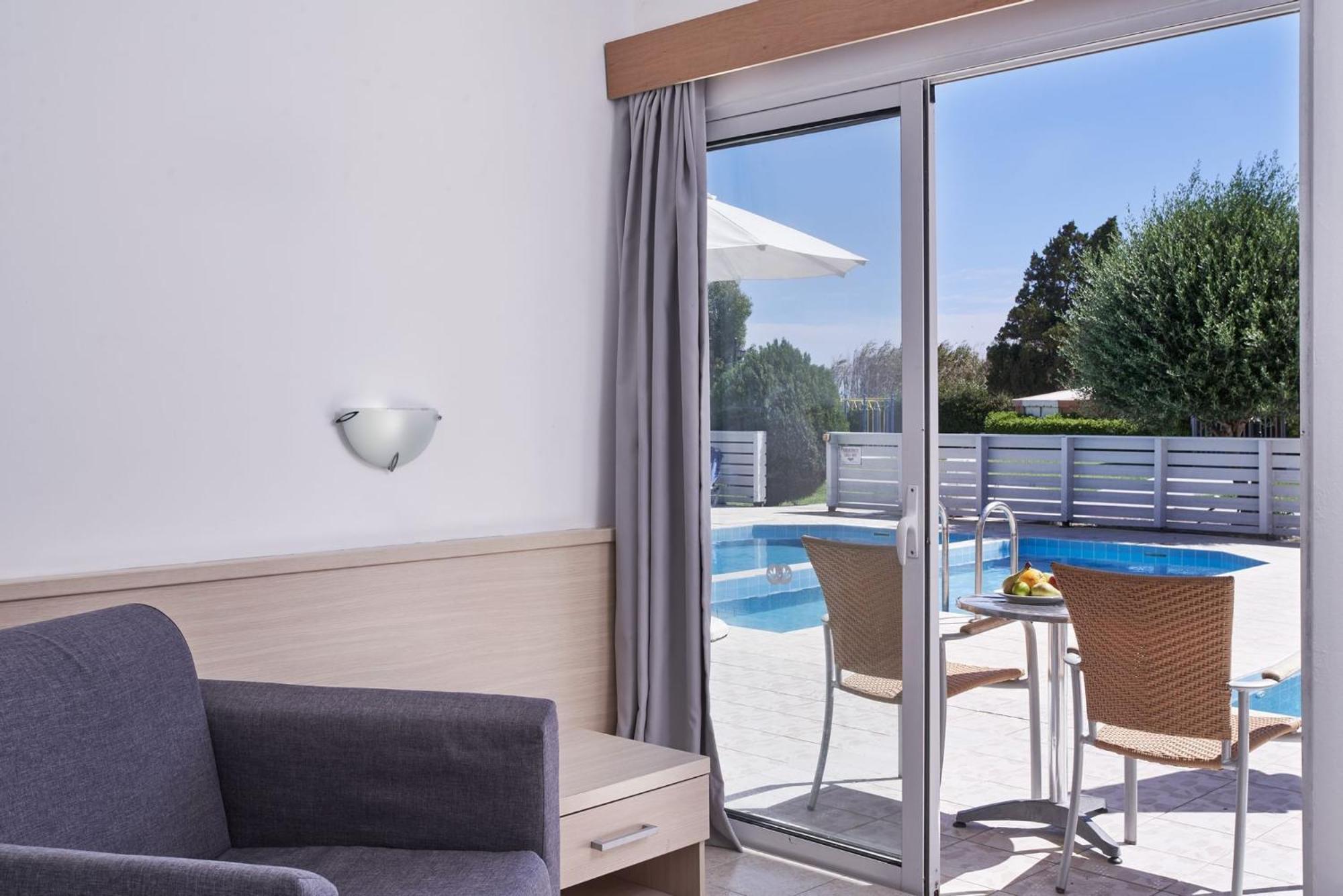 Blue Bay Hotell 4*